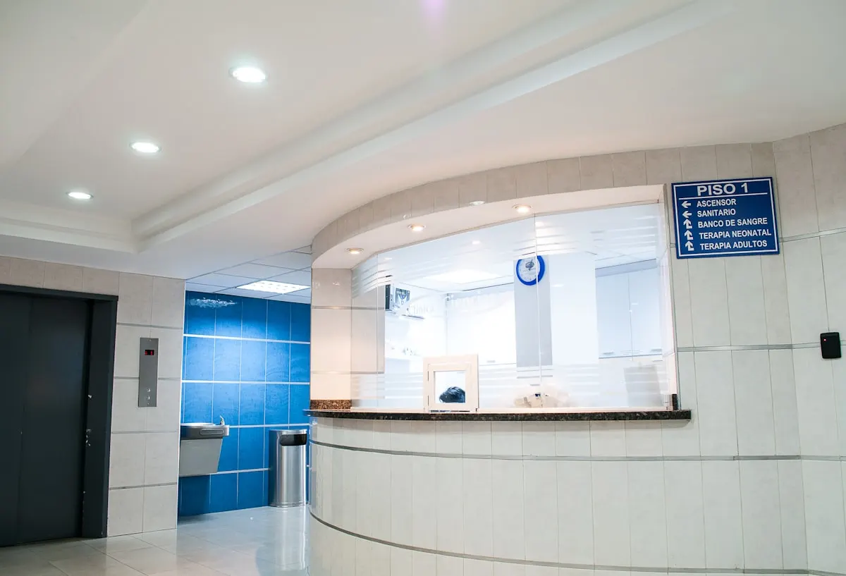 Echipă medicală într-un spital